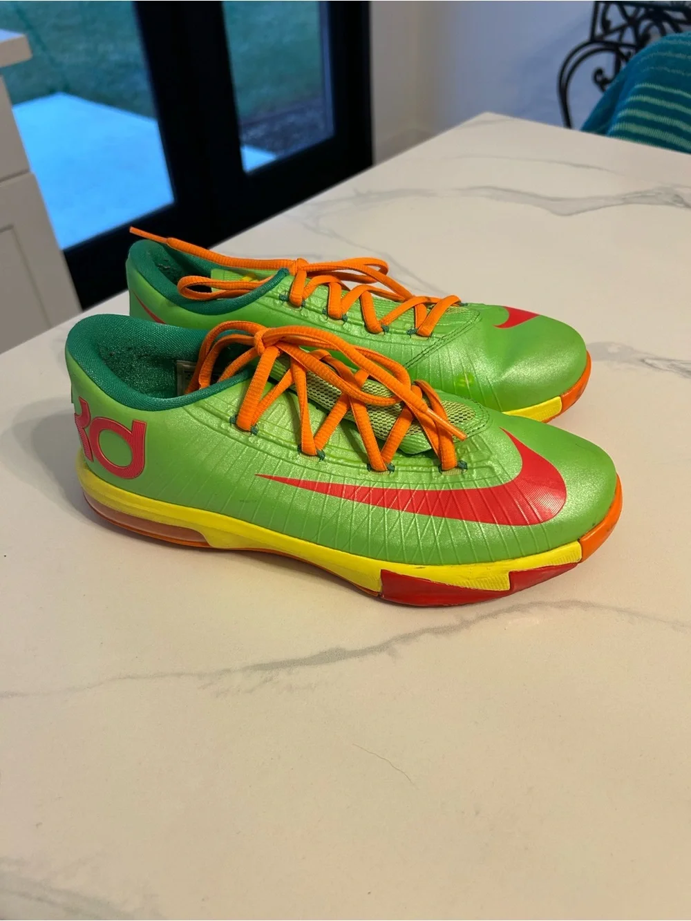 KIDS Nike KD VI 6 GS Green Soccer Sneakers with Red Swoosh & Orange Laces Sz 4.5